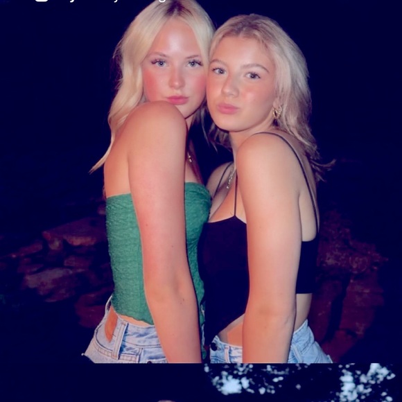 Meet your Posher, Sierra - Picture 1 of 1